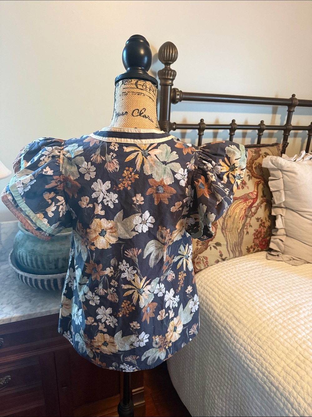 entro Navy Floral Flutter Sleeve Blouse with Green & Brown Accents - Picture 2 of 3